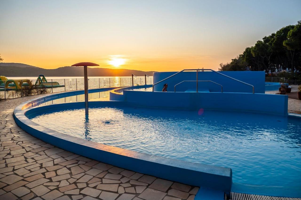 Mediteran Travel Mobile Homes Solaris Brodarica  Exterior foto